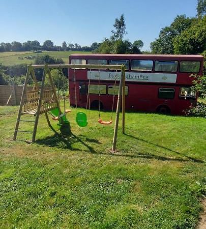 Insolite Bus Anglais Le Buckinghambus Saint-Philbert-sur-Risle Екстер'єр фото