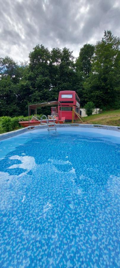 Insolite Bus Anglais Le Buckinghambus Saint-Philbert-sur-Risle Екстер'єр фото